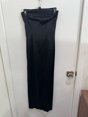Black Strapless Women’s Dress